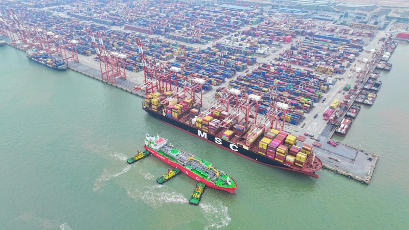 廣州港實現(xiàn)“錨地+碼頭”全模式LNG加注，助力貨主降本增效與綠色航運升級