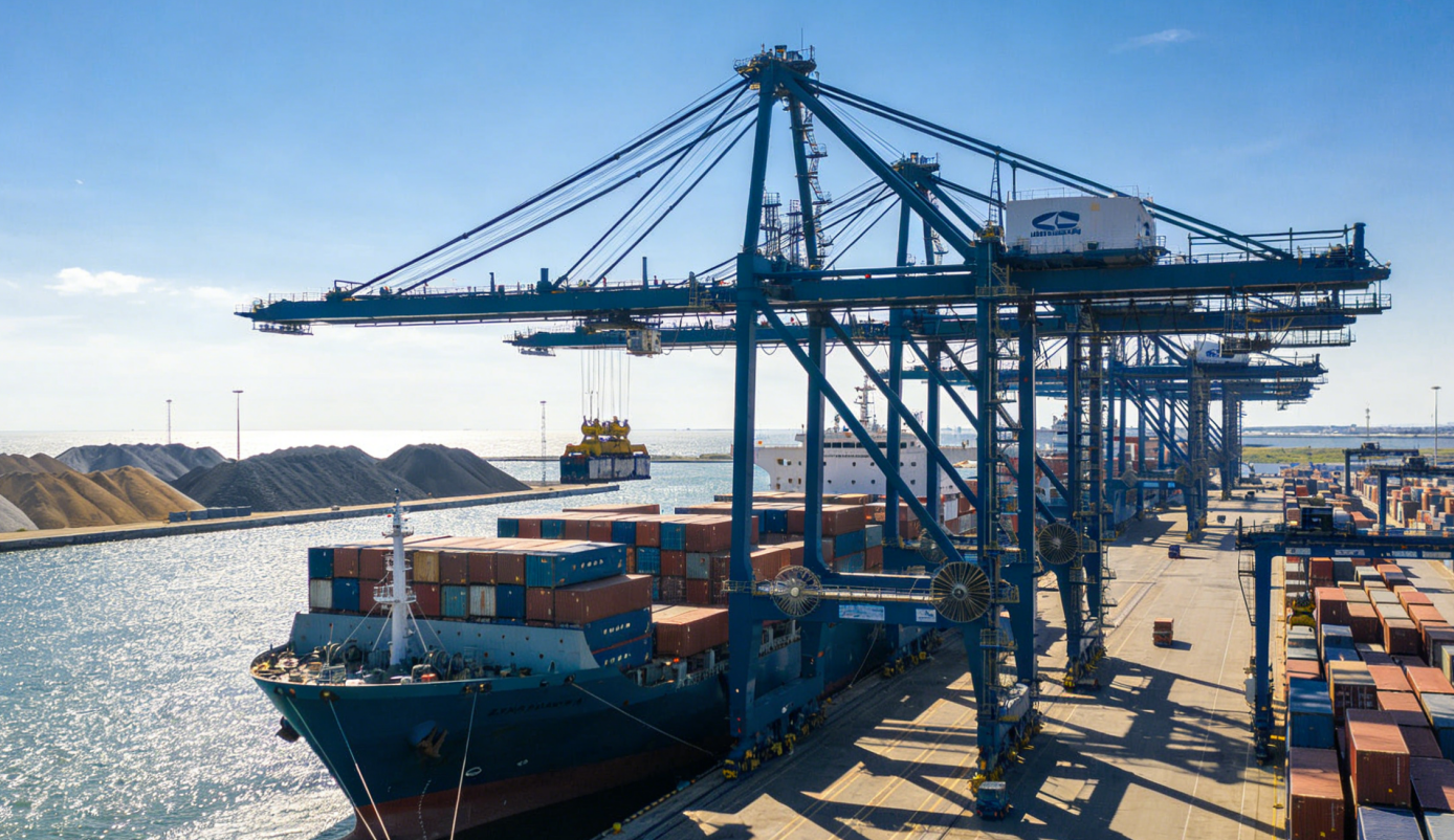 世界油閥霍爾木茲海峽：為何直接影響內(nèi)貿(mào)集裝箱海運成本？