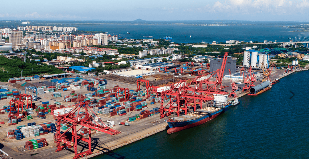 洋浦港封關(guān)百日：內(nèi)貿(mào)集裝箱運(yùn)力躍升，南北海運(yùn)大通道提速