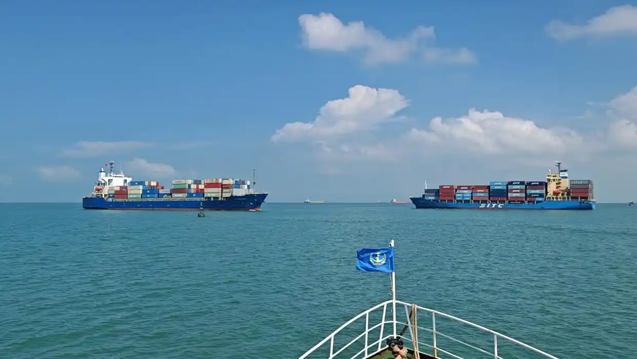 洋浦港實現(xiàn)萬噸級船舶雙向通航，貨物周轉(zhuǎn)效率顯著提升