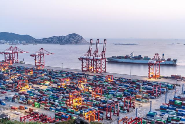 什么是集裝箱碼頭？集裝箱碼頭的定義、功能和構(gòu)成