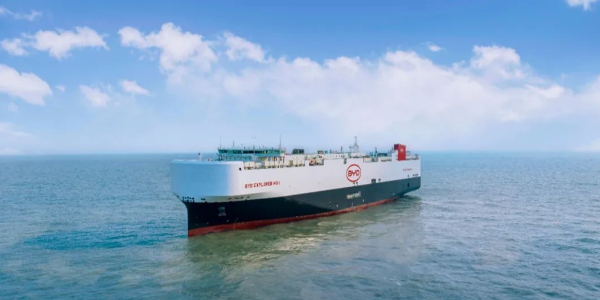 比亞迪汽車運輸船首航！