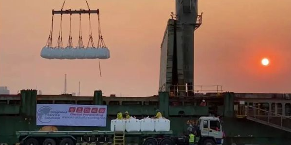 缺箱又缺艙，貨物又開始集改散