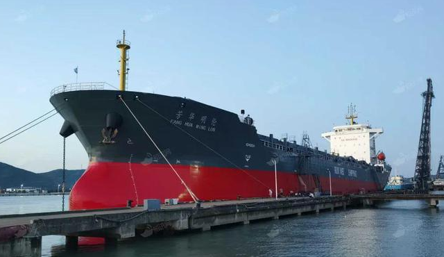 渤海灣突發(fā)事故32個(gè)海運(yùn)集裝箱不慎墜海