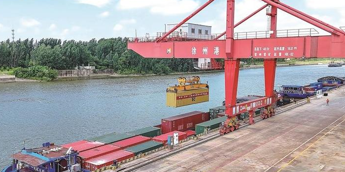 徐州至揚(yáng)州到上海集裝箱水運(yùn)航線啟用