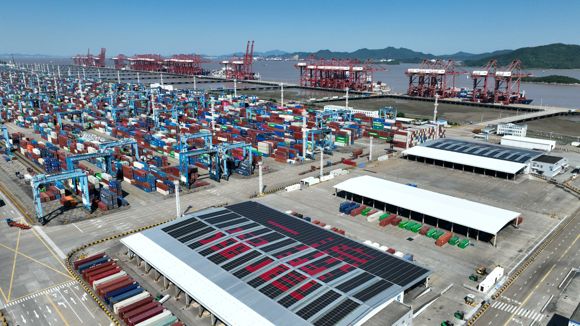 寧波舟山港2025年集裝箱吞吐量突破3000萬(wàn)標(biāo)箱，創(chuàng)歷史新高